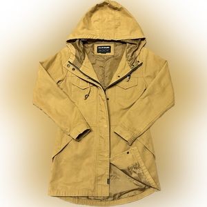 Dakine women’s jacket Like New Great Quality 100% cotton.  For Any occasion